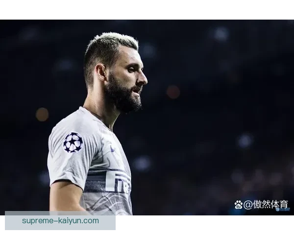 利桑德罗展现卓越一对一防守能力，球队在联赛中表现亮眼，迎来突破表现。