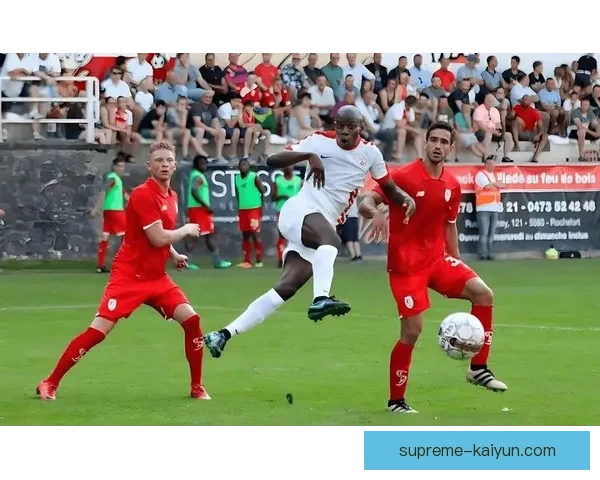 维特斯防线稳定体现出球队竞争力增强的积极趋势